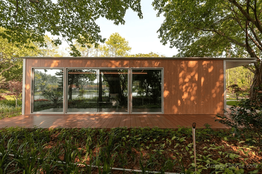 Granny flat kit side view with privacy wall treatment