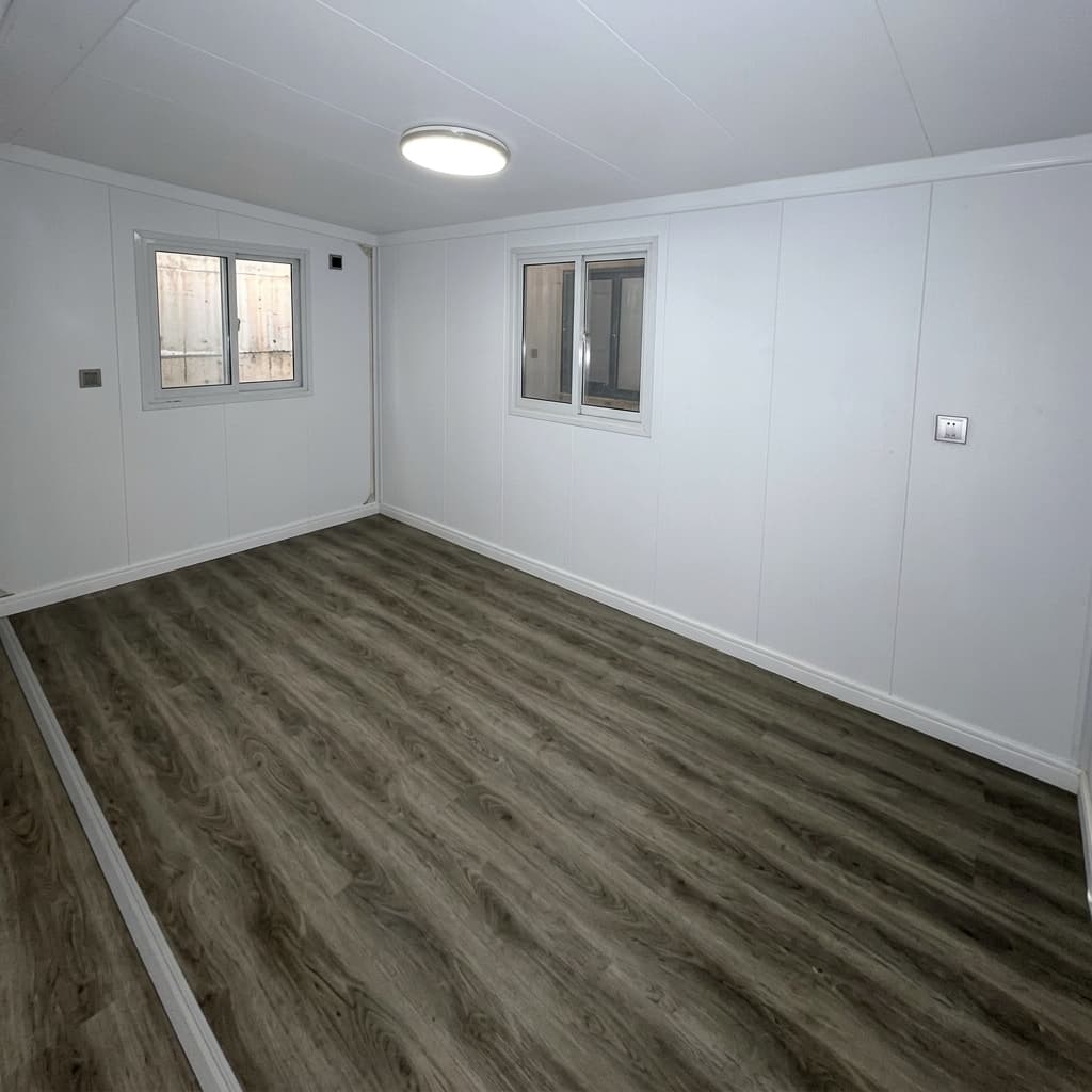 40FT Lounge Area